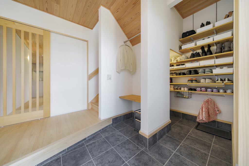 木目を大切にした空間