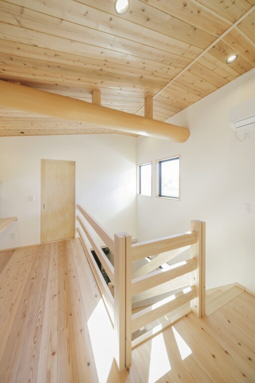 ミニマムに暮らすセカンドライフ。木の香る、店舗付きコンパクトハウス